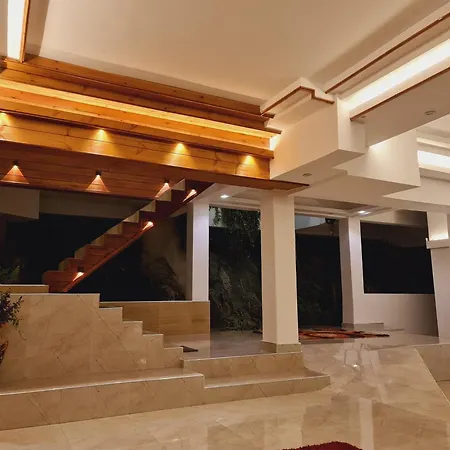 Rich Hotel 3*
