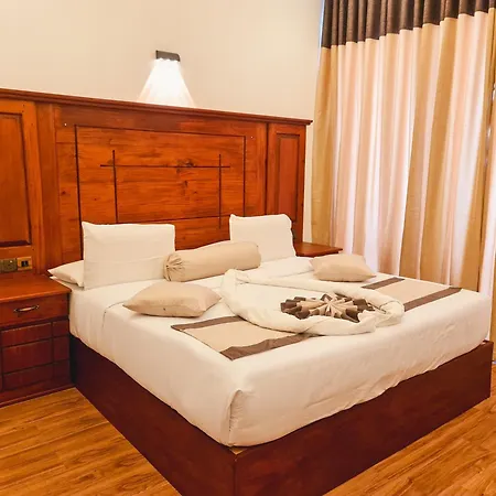Rich Hotel 3*