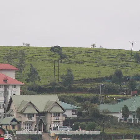 Royal Peral Hills Hotel