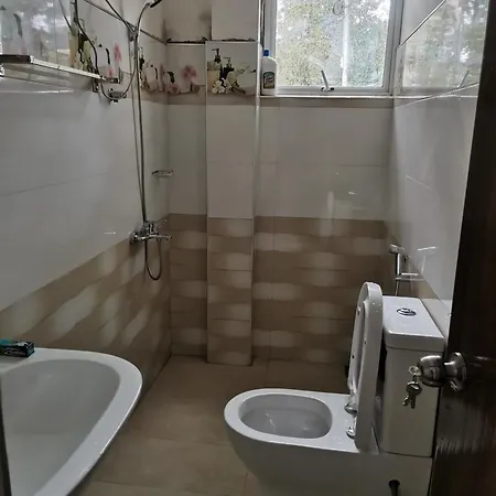 Traveler's Choice Guest house *