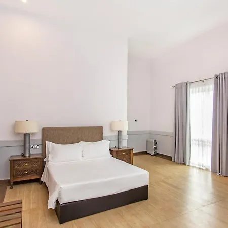 Hotel W15 Glenfall 4*
