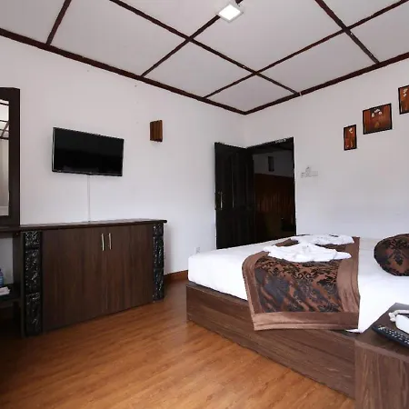 Nat Hotel 4*