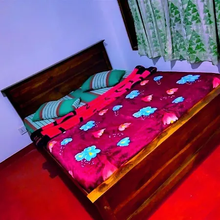 Uv Red Villa *