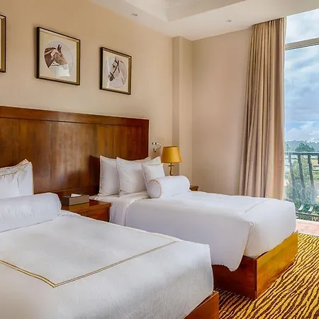 The Golden Ridge Hotel 5*