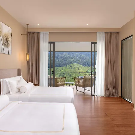 The Golden Ridge Hotel