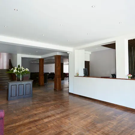 Hotel Galway Heights 4*