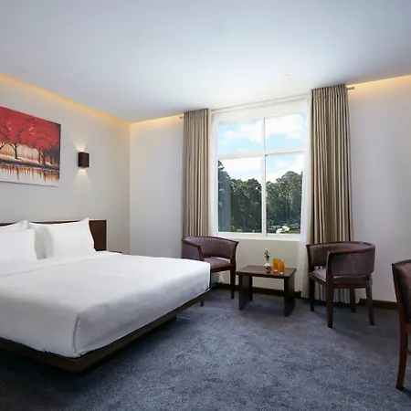 Galway Heights Hotel 4*