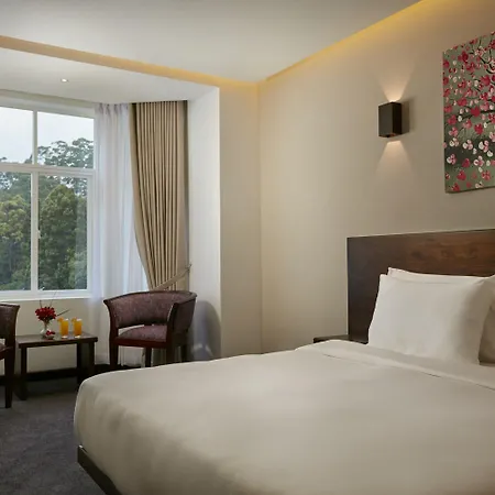 Hotel Galway Heights 4*