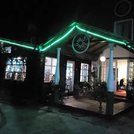 Eeescart Nuwaraeliya Hotel
