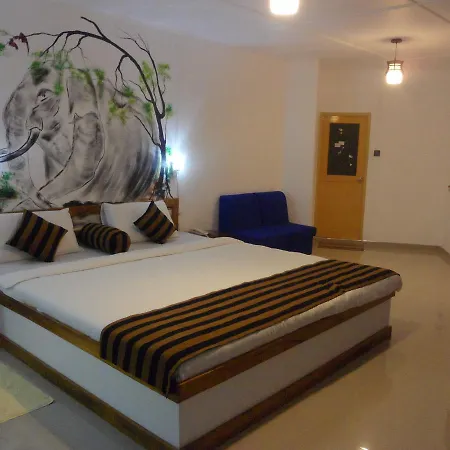 Hotel Ajantha Hotel 2*