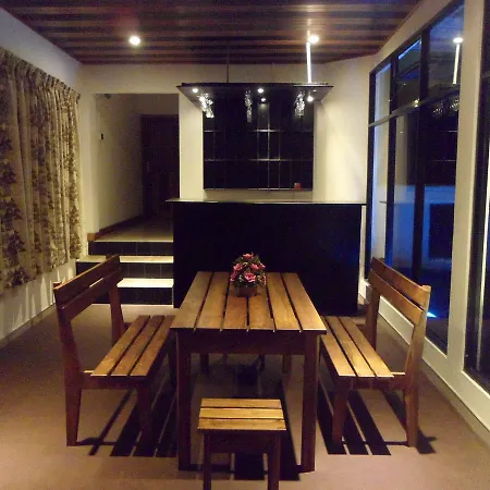 Ajantha Hotel 2*