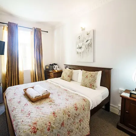 Little England By Celeste Hotel 4*