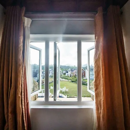 Hotel Little England By Celeste