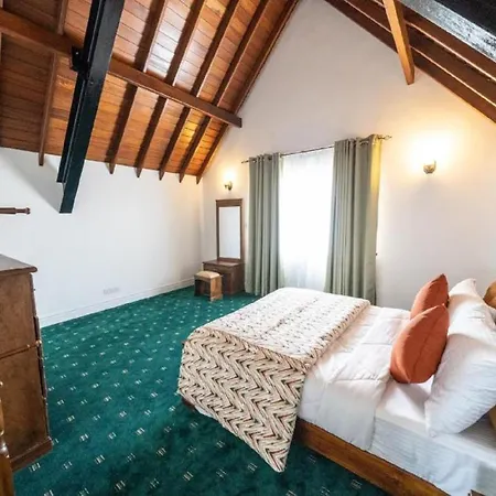 Hotel Little England By Celeste 4*