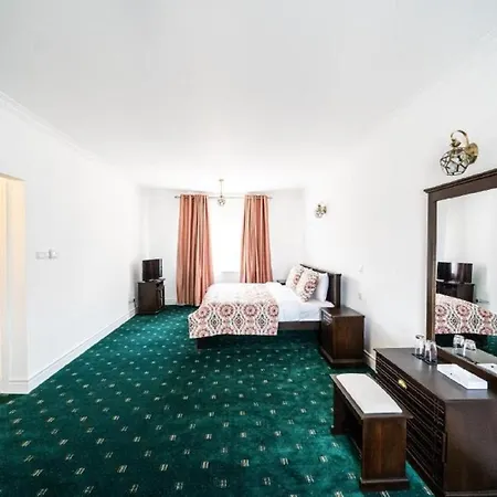 Hotel Little England By Celeste 4*