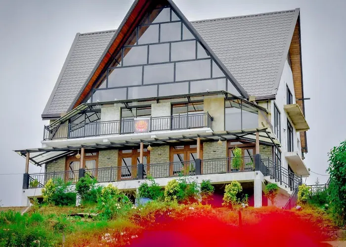 Omaya Hills