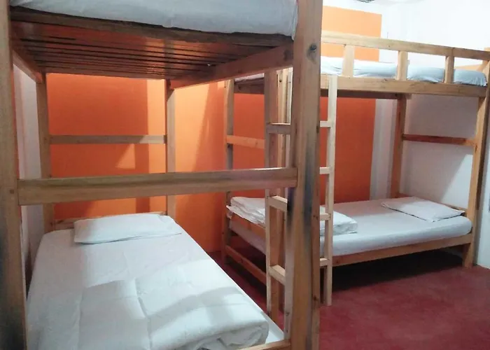 Yoho Step On Budget Hostel