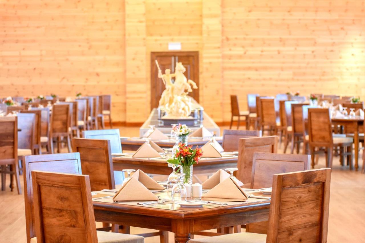 Hotel Araliya Red - Budget Friendly Hotel- Where Find Stunning 360 Panoramic View Of