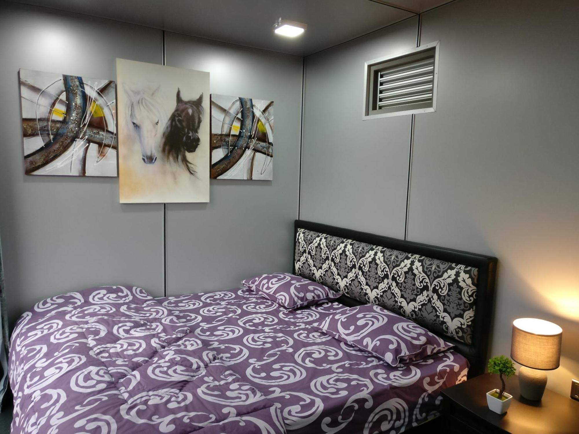 Container Edge Hotel *