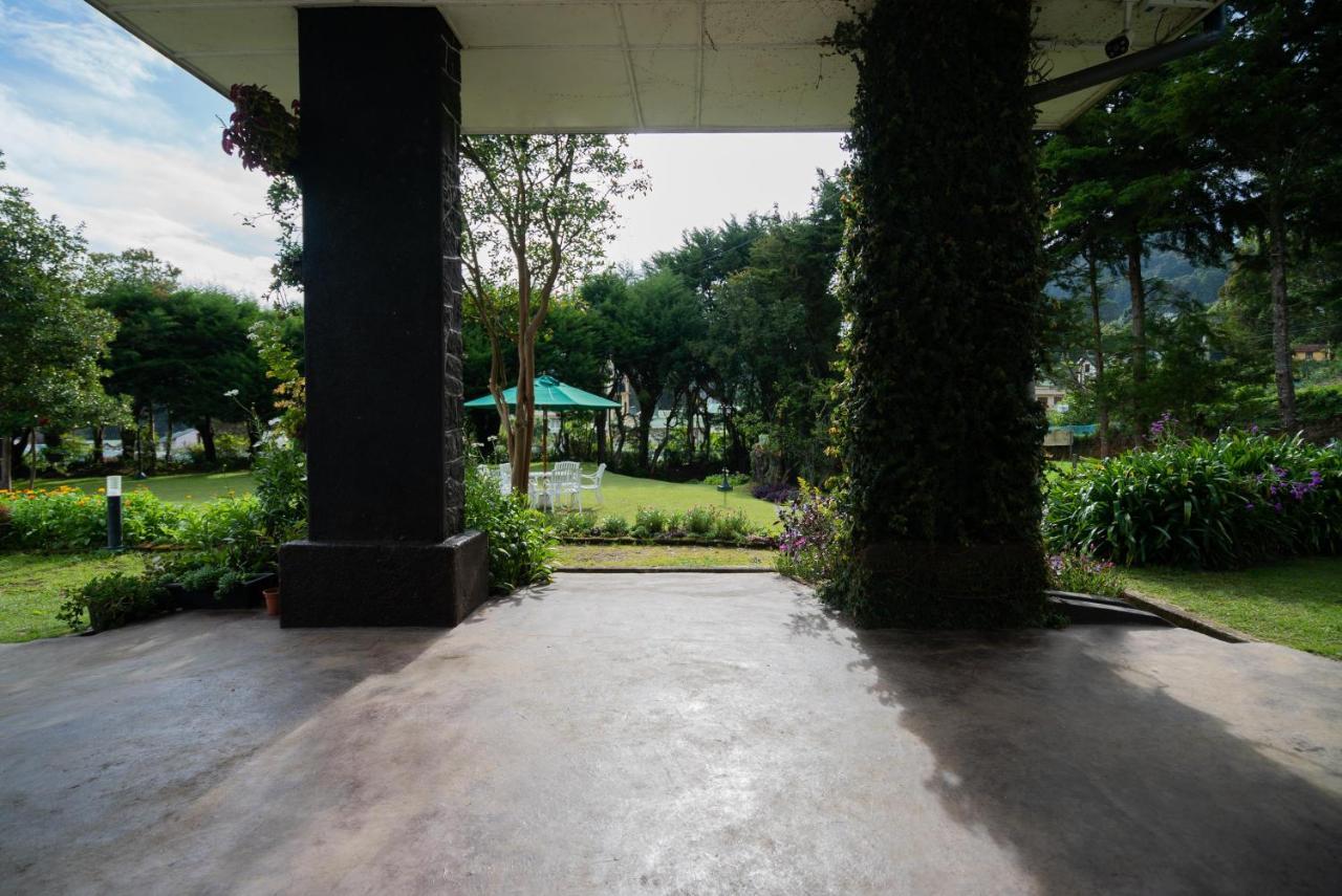 The Seven Oaks Country house