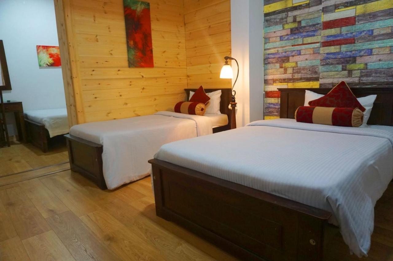 Little England Guest house 3*