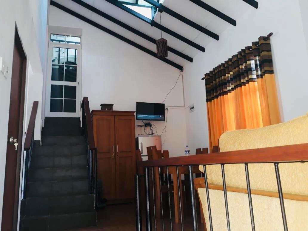 Hotel White Vintage Bunglow
