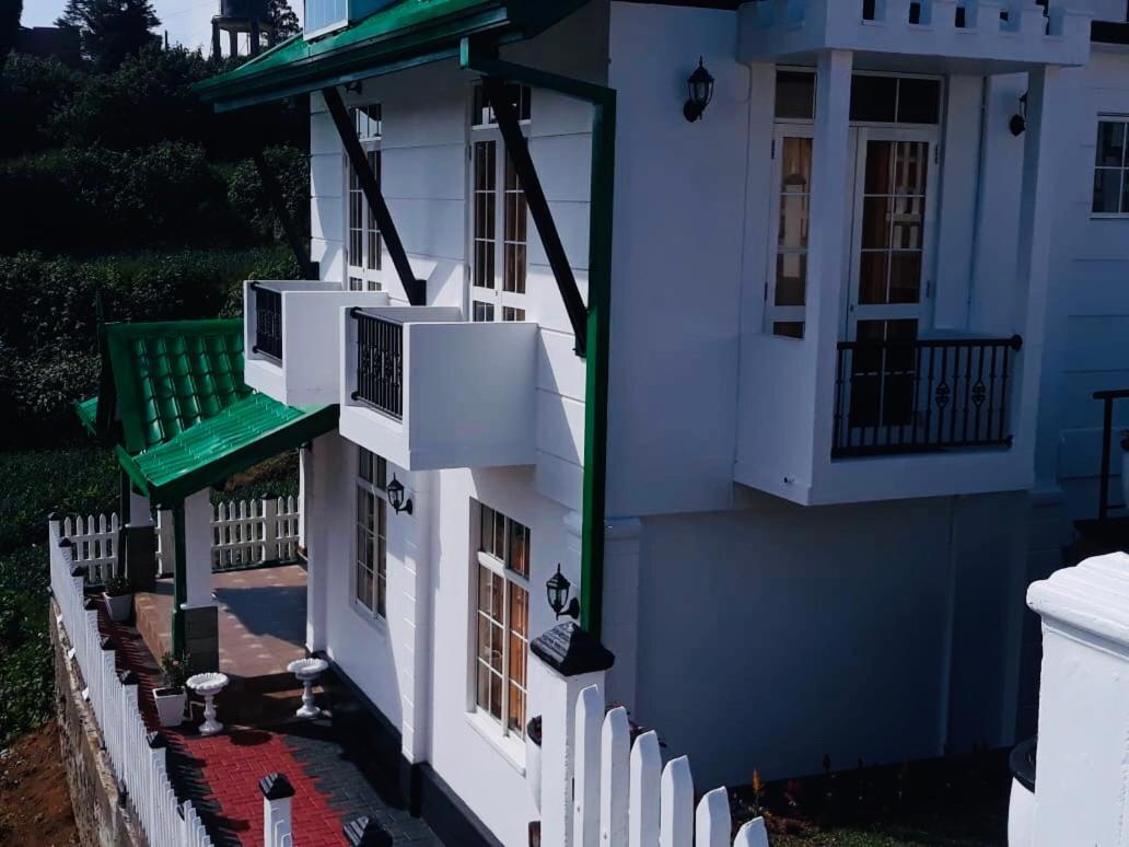 White Vintage Bunglow Nuwara Eliya