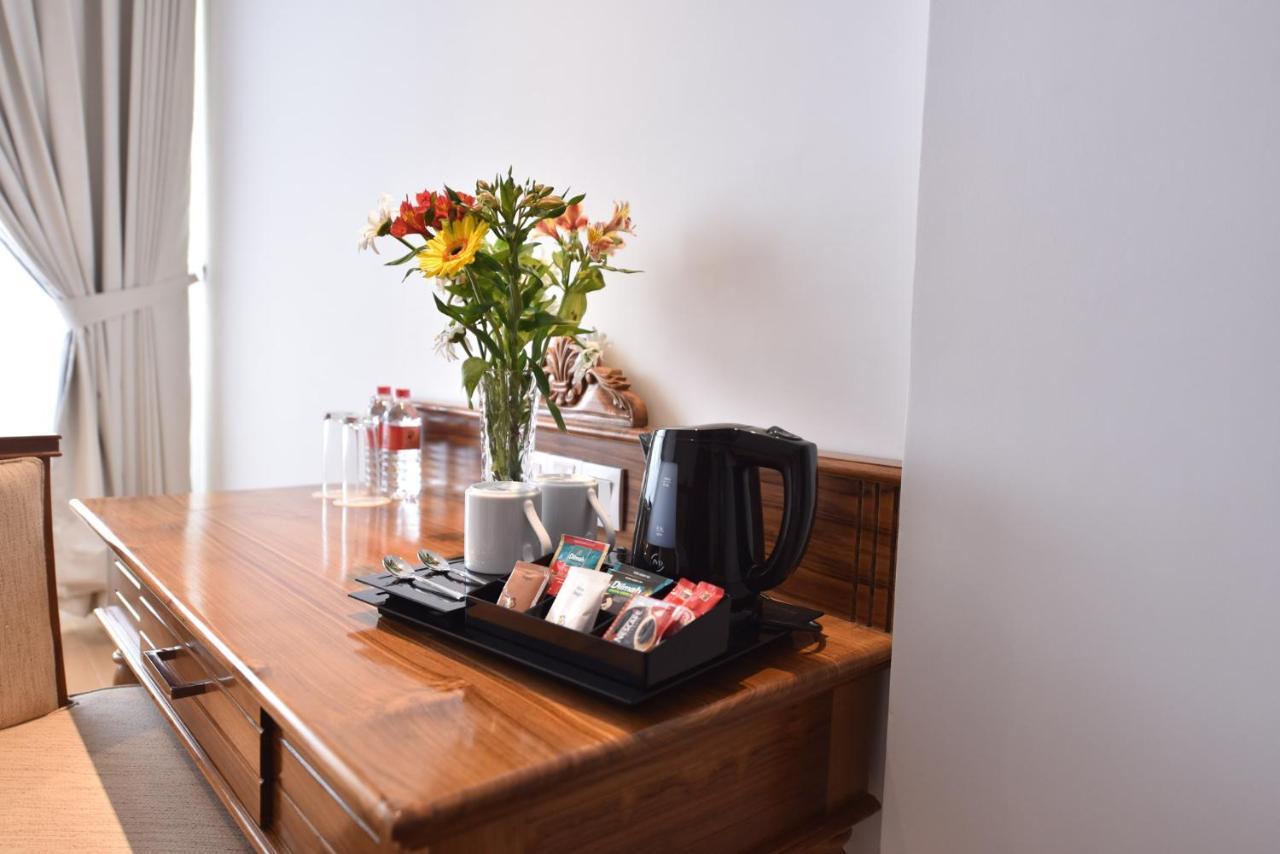 Hotel Araliya Red - Budget Friendly Hotel- Where Find Stunning 360 Panoramic View Of Nuwara Eliya