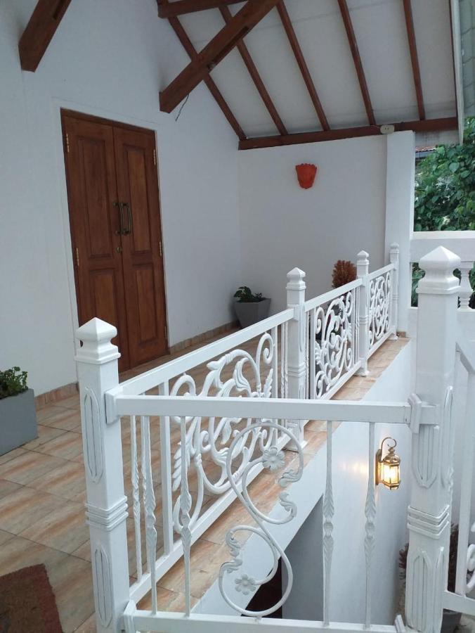 Dutch * Nuwara Eliya