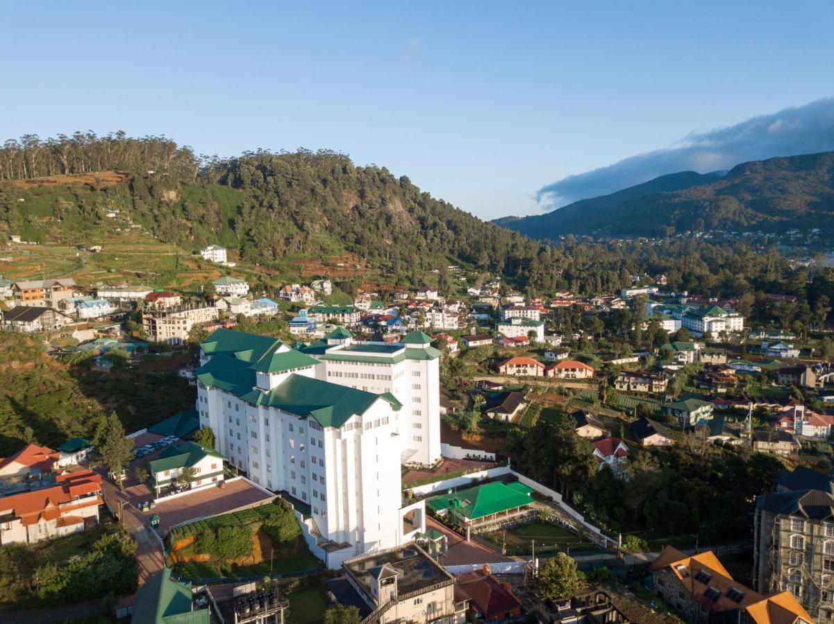 Hotel Araliya Red - Budget Friendly Hotel- Where Find Stunning 360 Panoramic View Of 4*