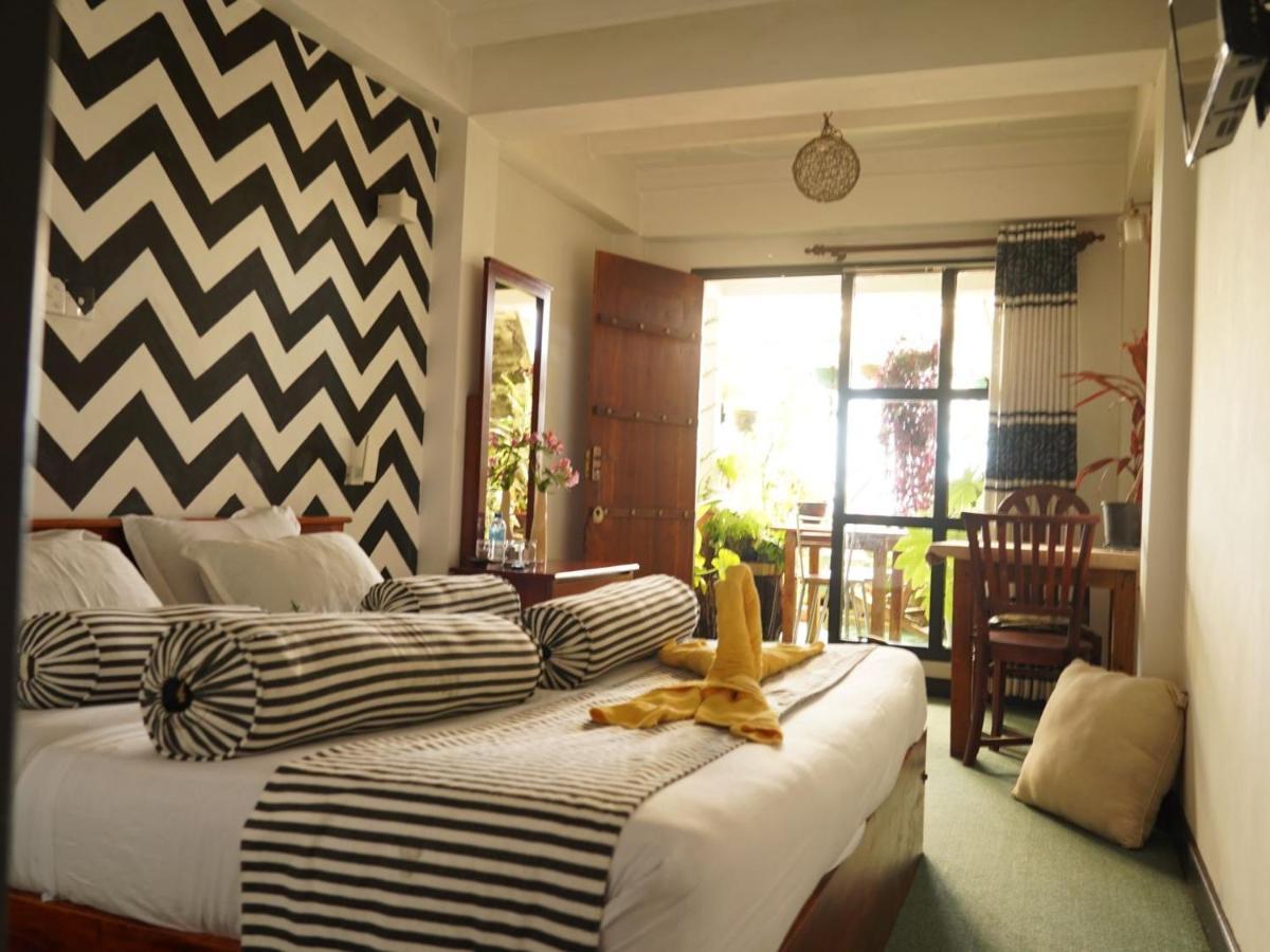 Redwood Homestay *
