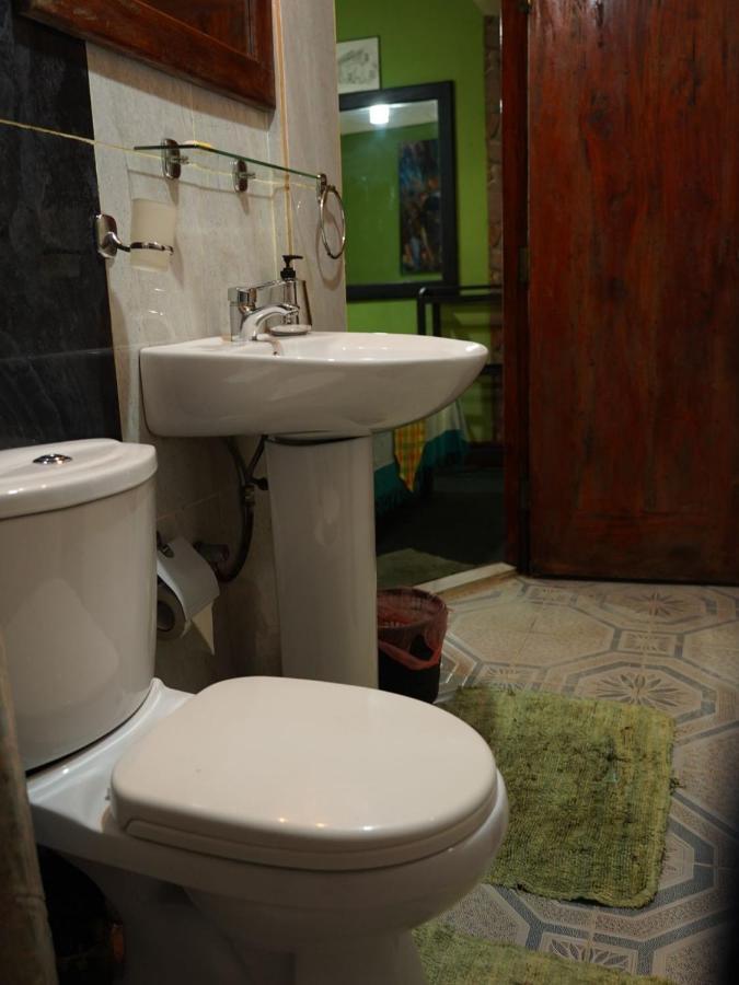 Redwood Homestay Nuwara Eliya