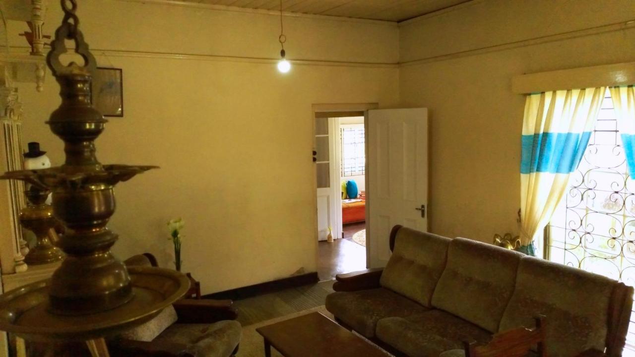 Shirin1892 Country house