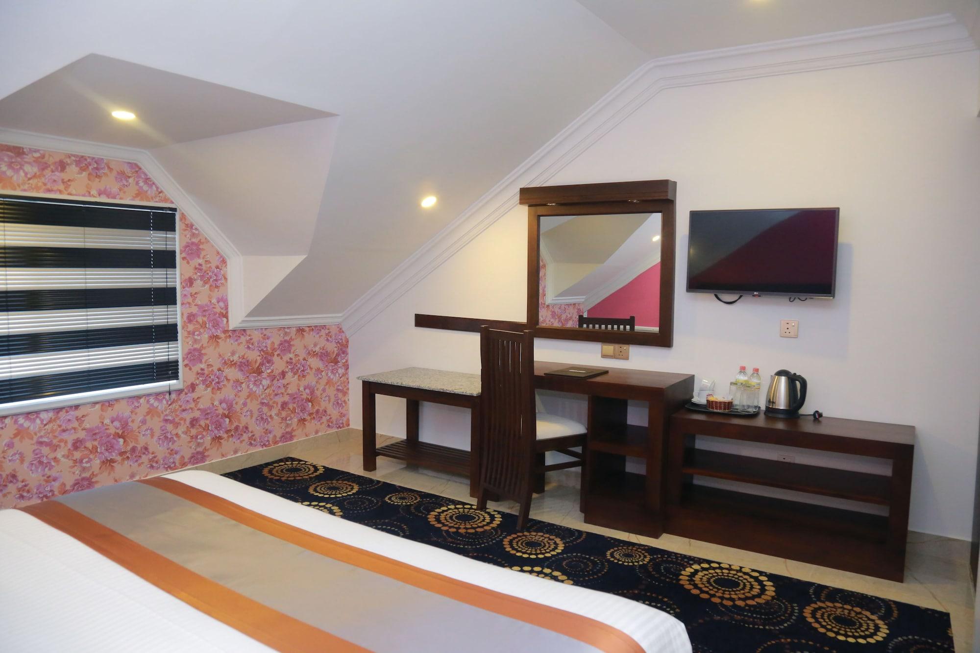 Hotel Galaxy Grand 3*
