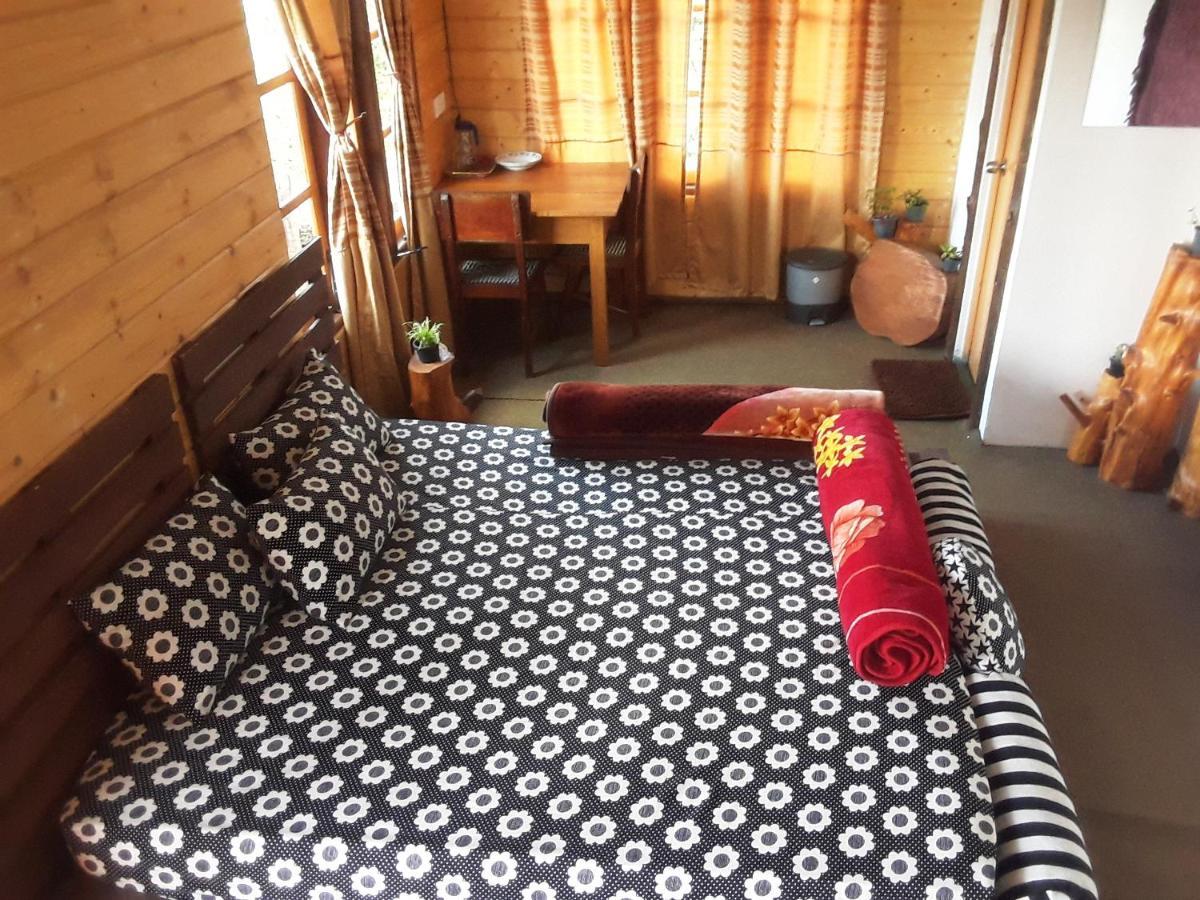 20/20 Wood Homestay Nuwara Eliya