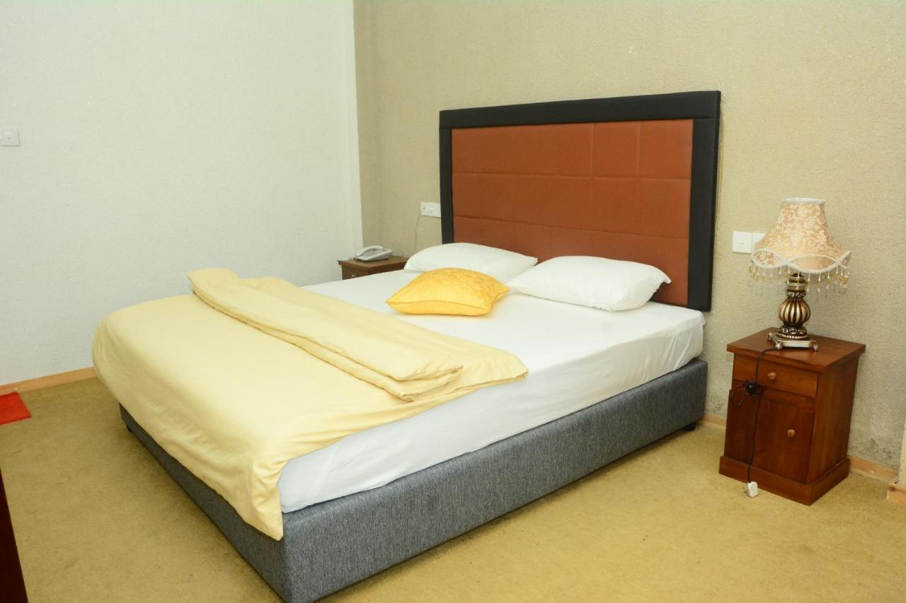 Moon Plains Resort