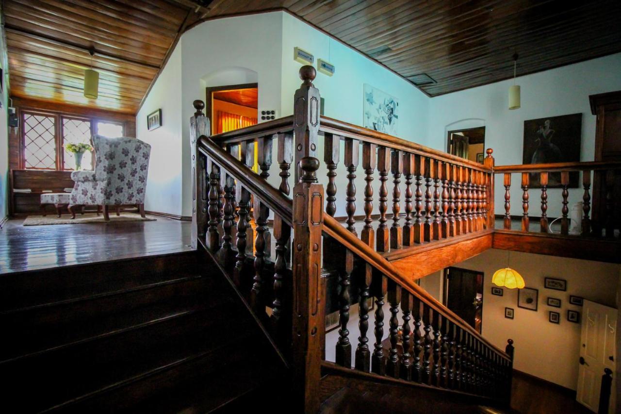 Brockenhurst Villa *