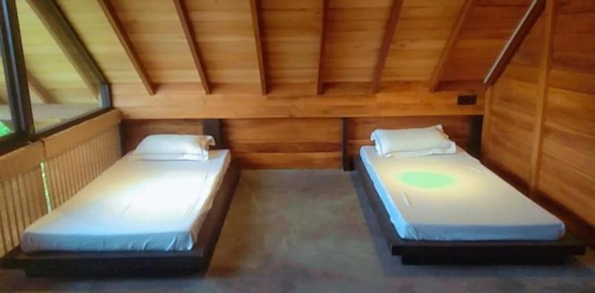 Manuka Hillwood Hotel *