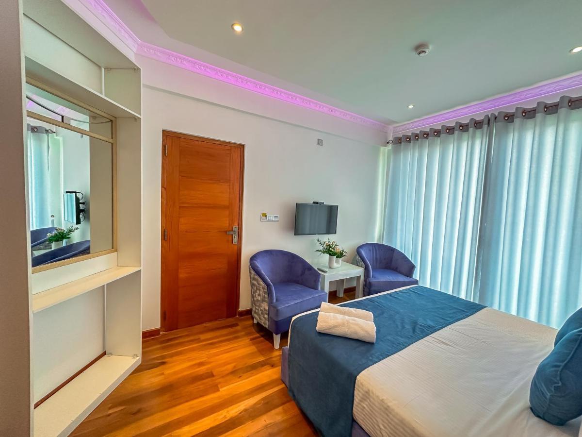 Baron Luxury Boutique Hotel *