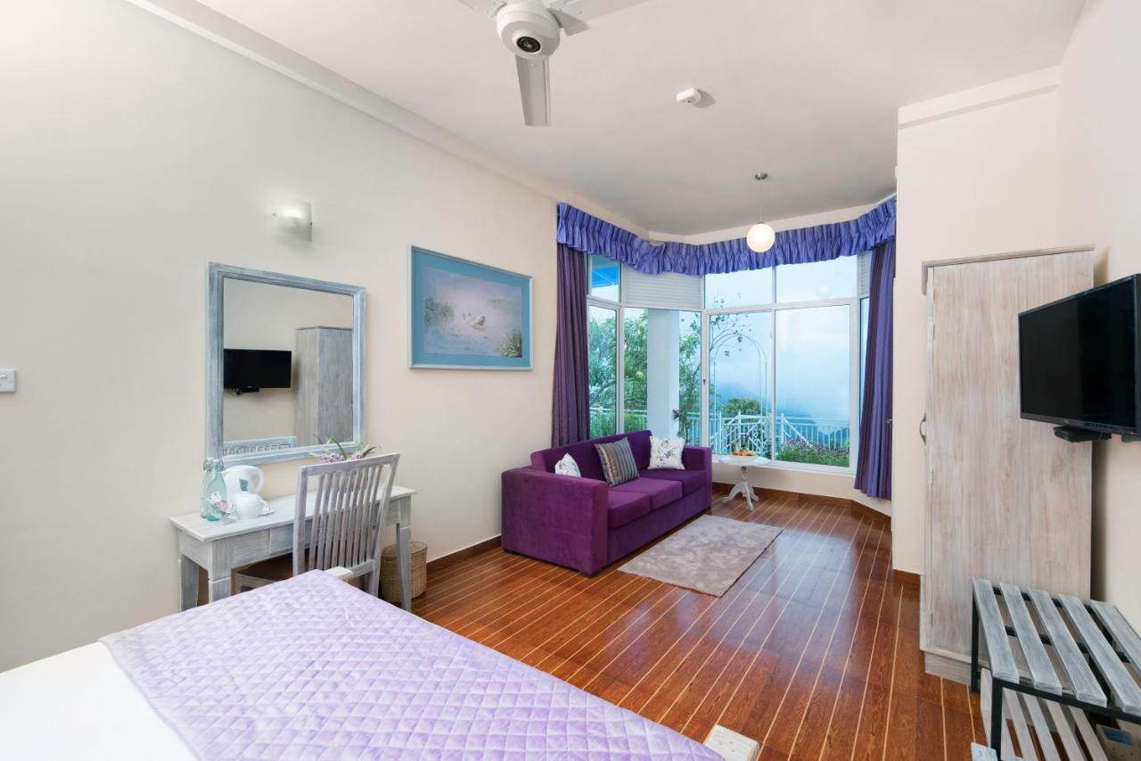 Floating Mountain * Nuwara Eliya