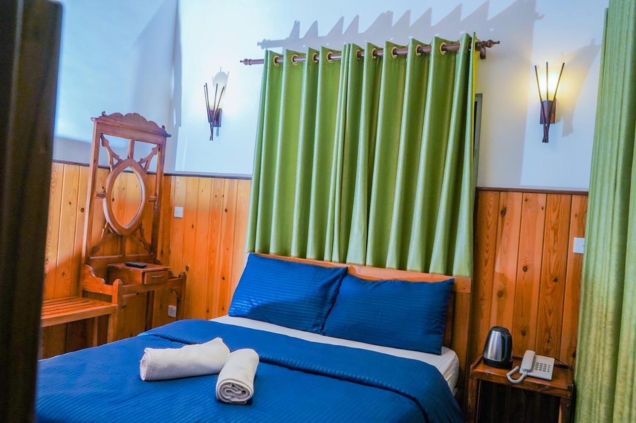 Blue Moon Residency Hotel *