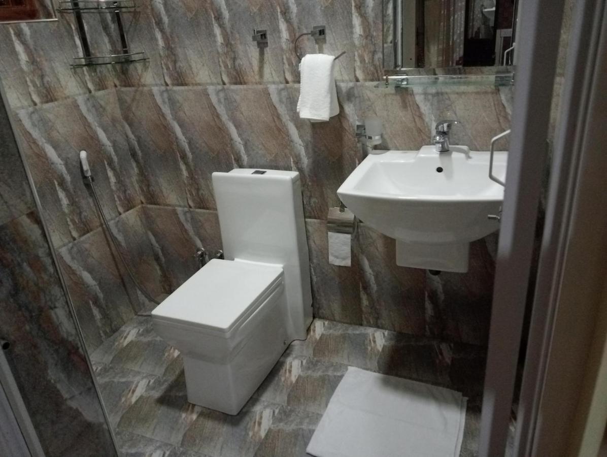 Guest house Thuvaraga *