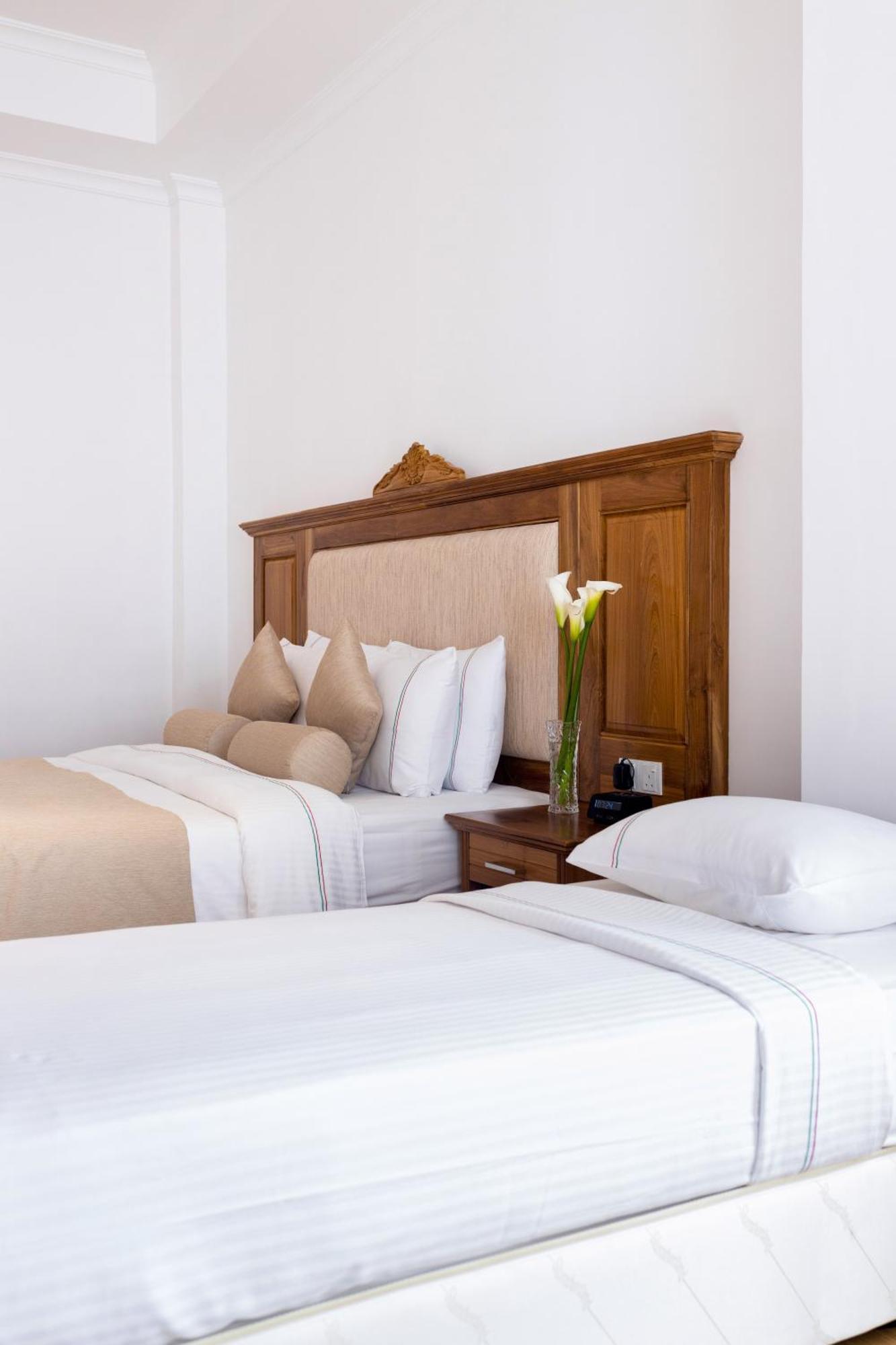 Araliya Red - Budget Friendly Hotel- Where Find Stunning 360 Panoramic View Of Hotel