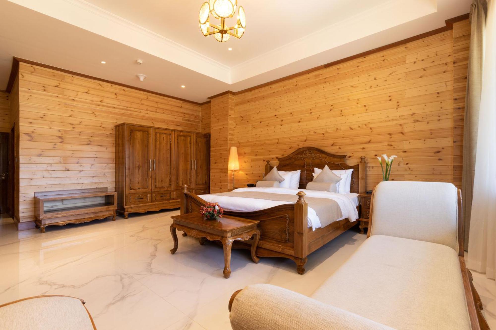 Hotel Araliya Red - Budget Friendly Hotel- Where Find Stunning 360 Panoramic View Of Nuwara Eliya