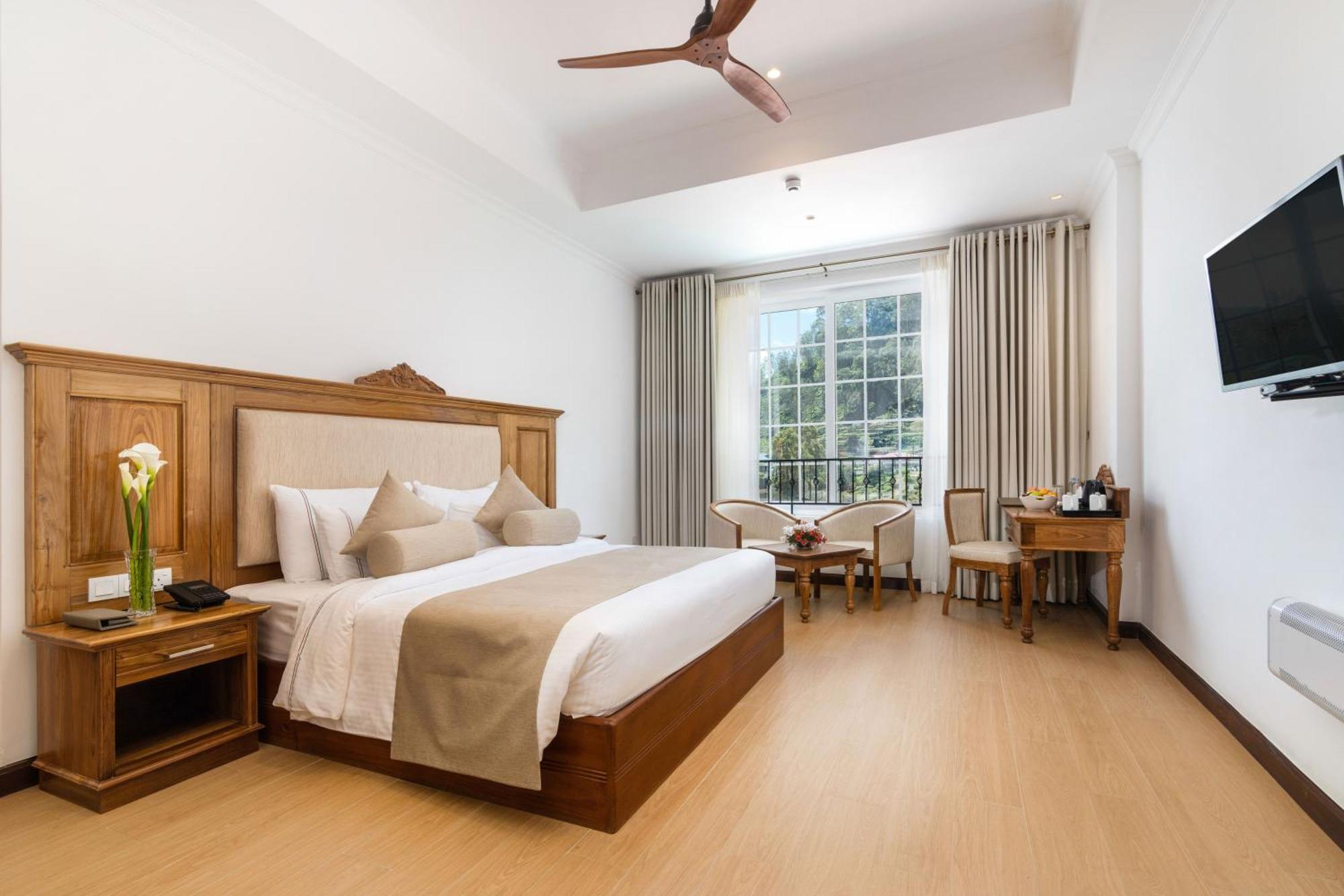 Araliya Red - Budget Friendly Hotel- Where Find Stunning 360 Panoramic View Of 4*