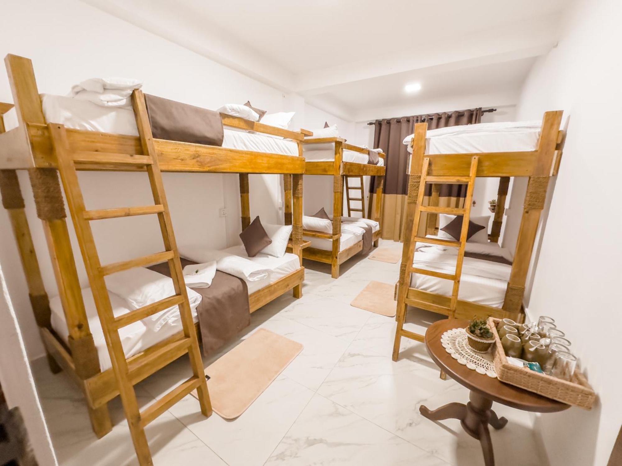 The Mount View Single Tree Hotel *