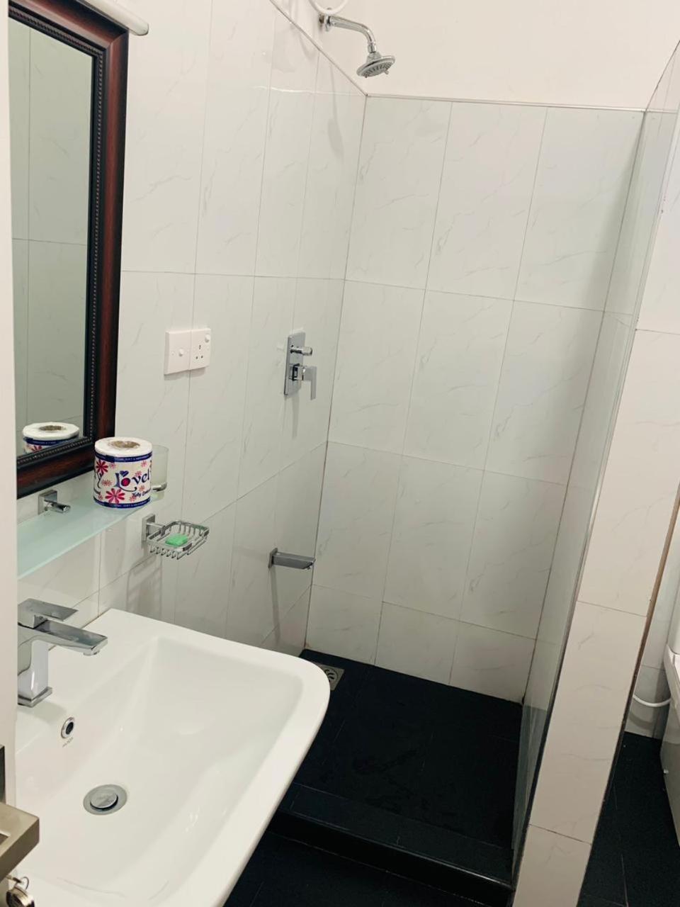 Queensland * Nuwara Eliya