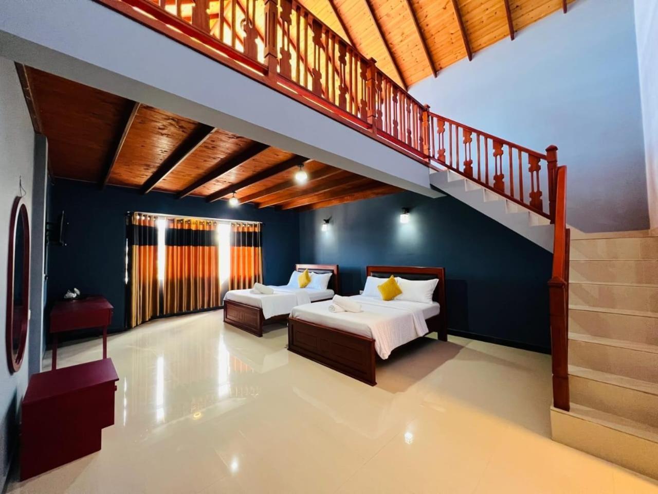 Moon Light Hotel 3*