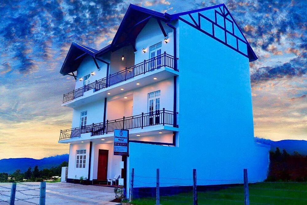 Hotel Queensland *