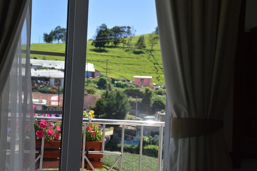 Royal Pearl Hills Hotel Nuwara Eliya